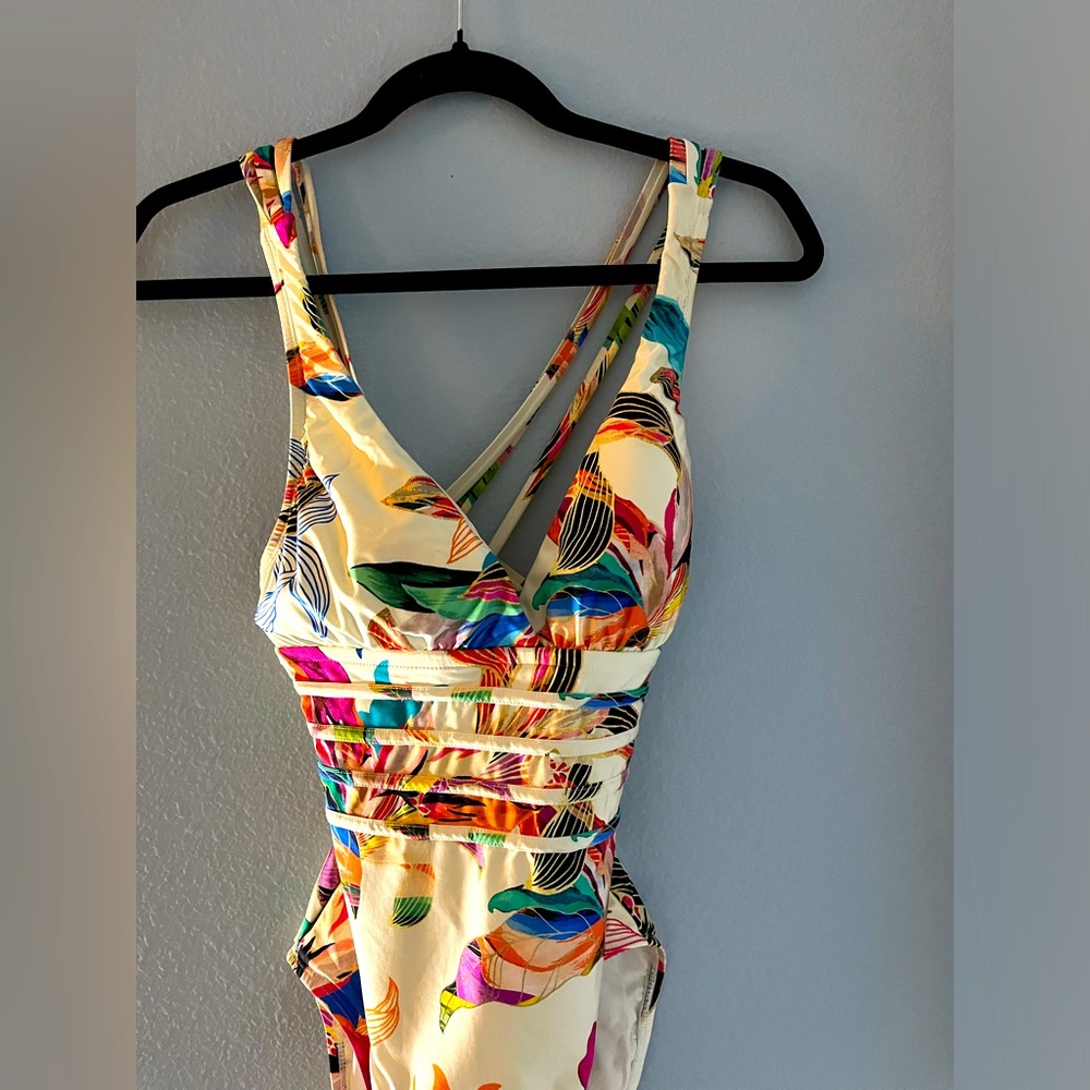 LA BLANCA swimsuit - fitted waist